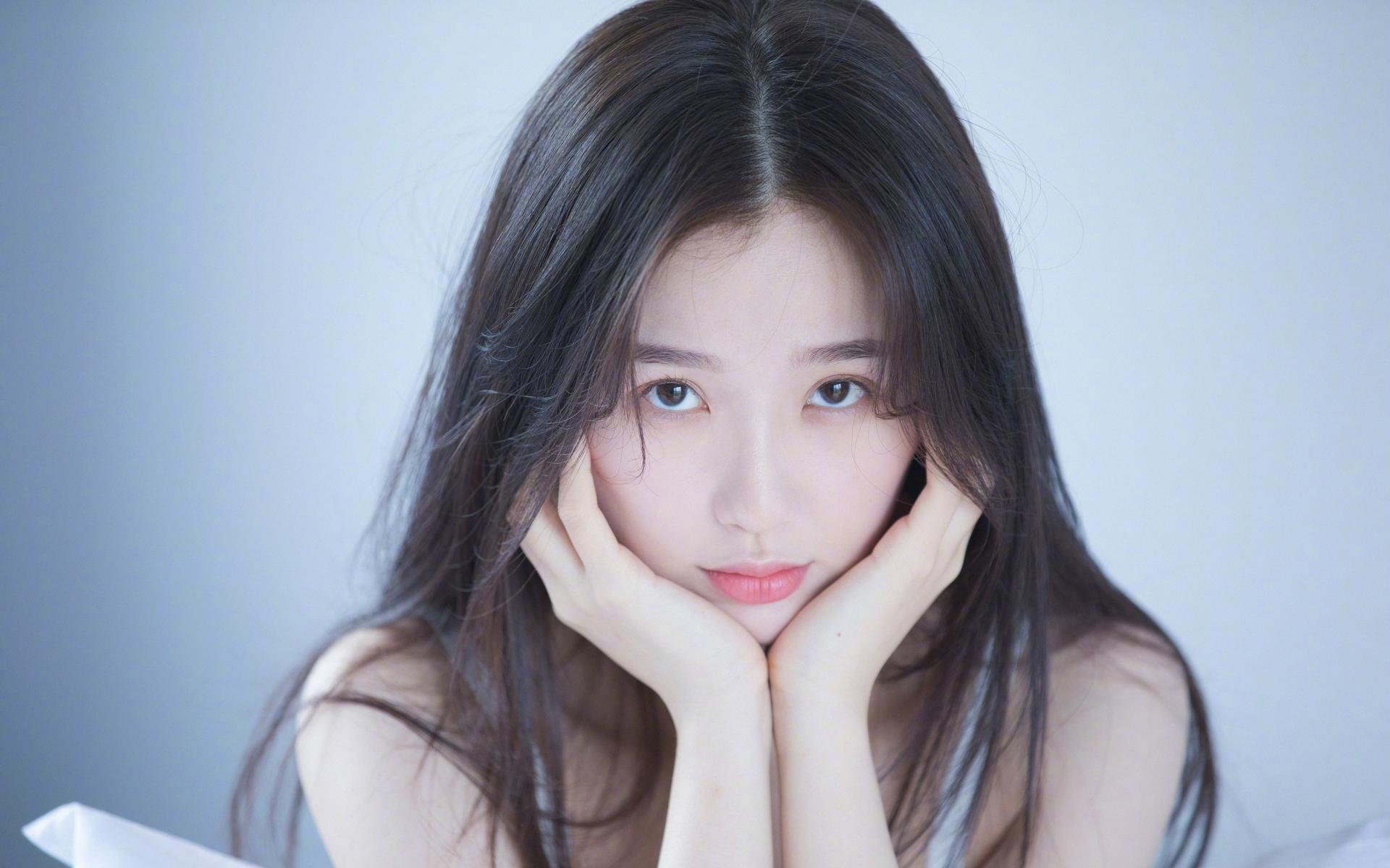 女子网球公开赛精彩纷呈，国手表现亮眼，女子网球比赛