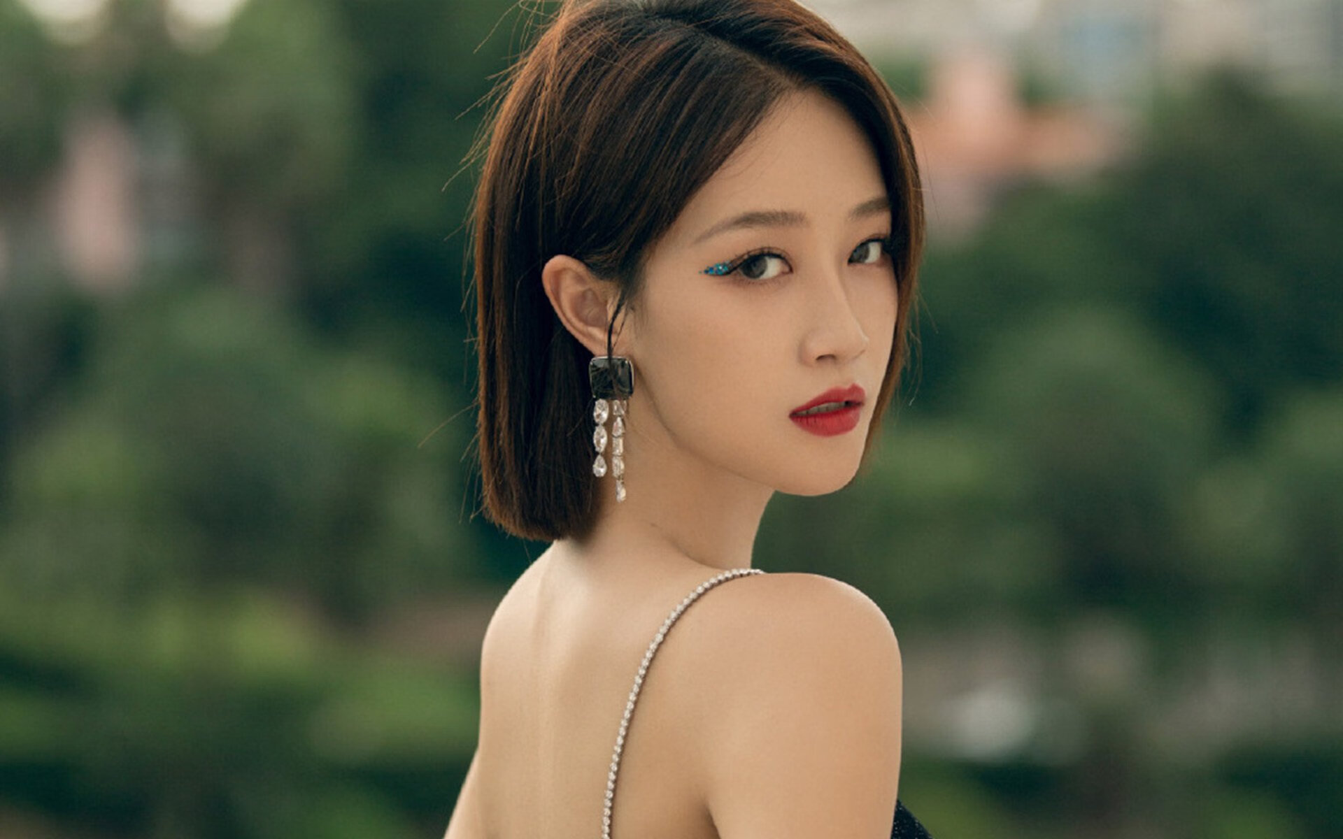 开云·体育官网APP下载-激烈对抗！球员们将为胜利全力以赴，这场球赛的胜败关键是队员们的齐心协力