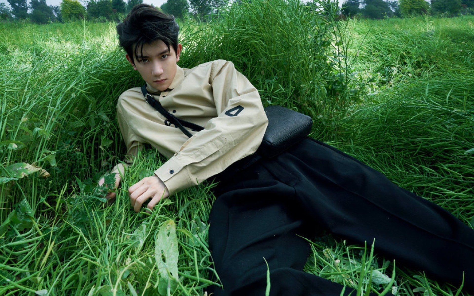 开云平台-法甲年轻力量：未来巨星，奋勇争先！，法甲球员年薪排行榜