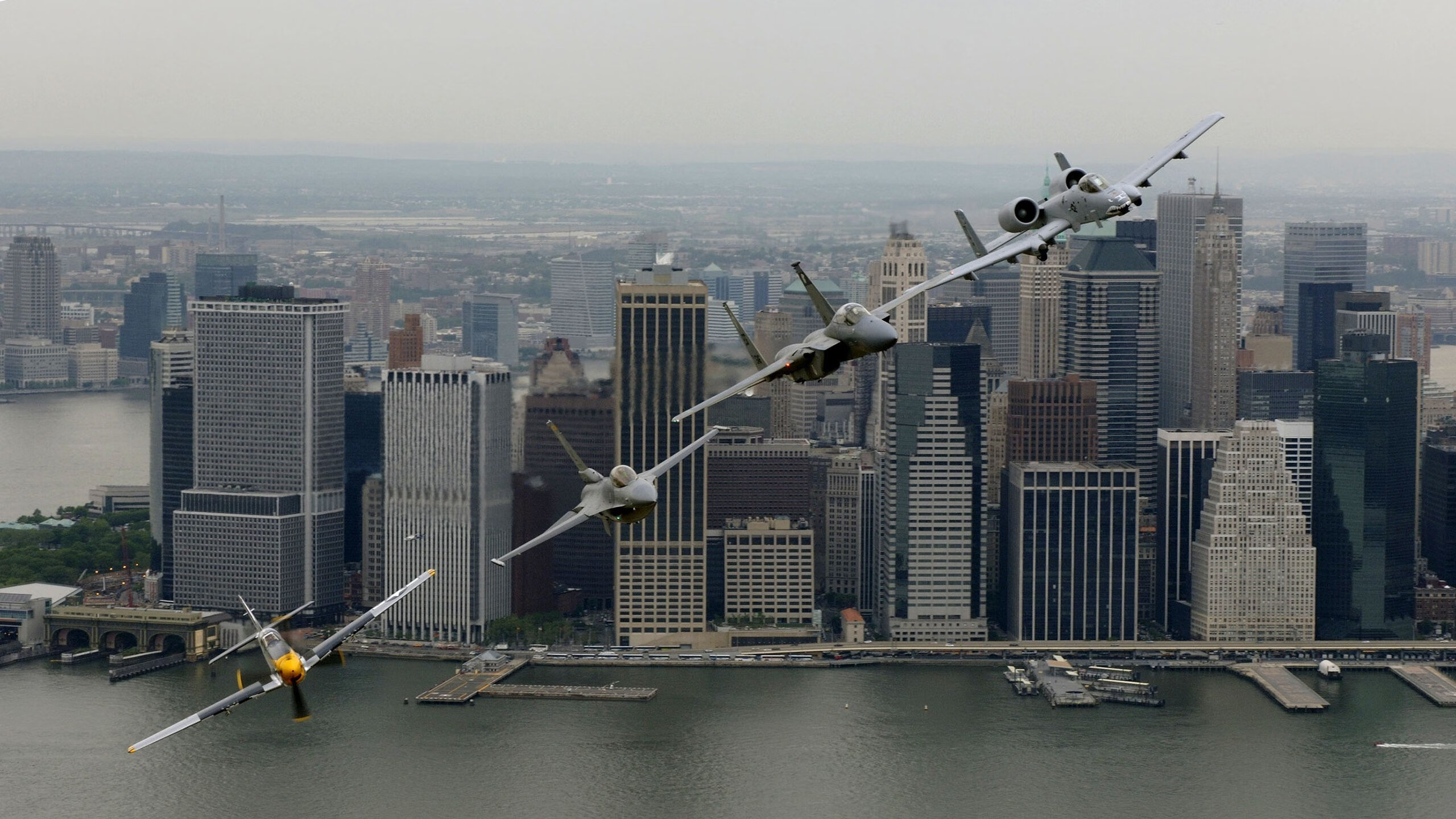 足球探访体验营火热招募，青少年疯狂报名，足球体验馆